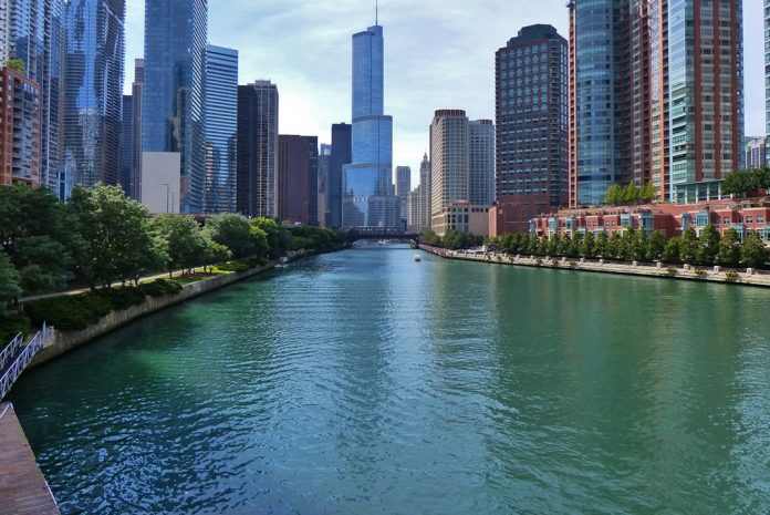 View down the Chicago River, lined up skyscrapers