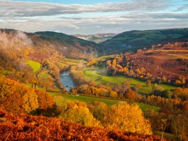 Scenic view of rolling mountains and fields surrounding the River Wye