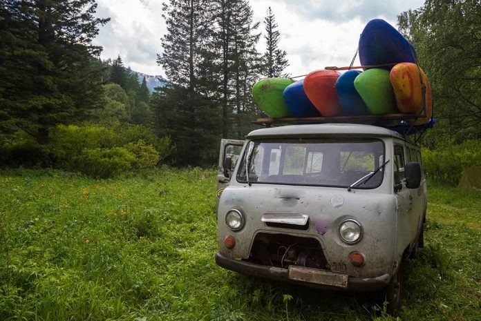7 Essential Items For Kayak Road Trips