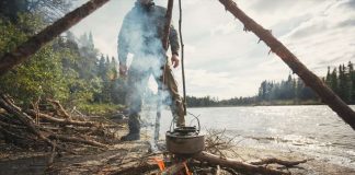 fake bushcrafters tripod cooking technique