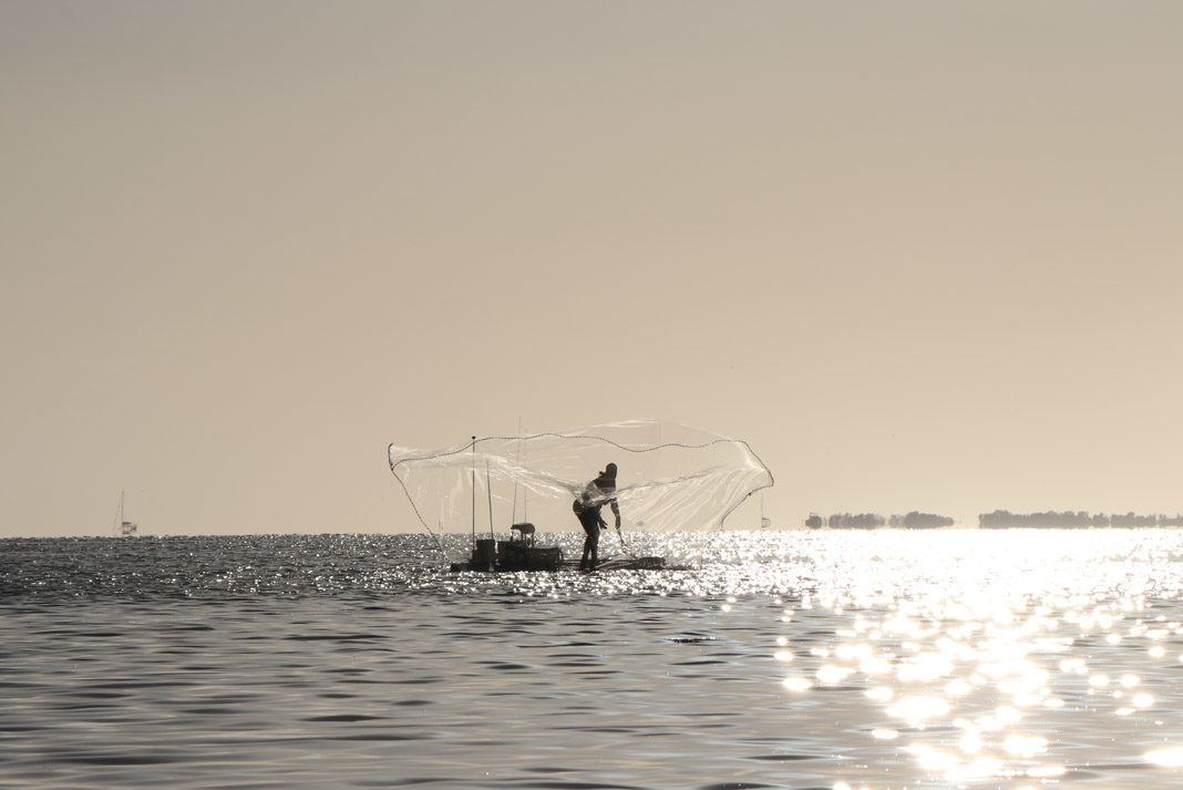 How To Throw A Cast Net In 6 Easy Steps Kayak Angler