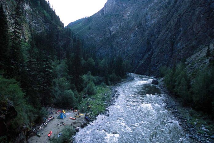 Baskaus River, day 1. “The Baskaus has been run since the 1970s. We assumed it would be a good warm-up for the more remote Chebdar River. I wish we had a warm-up for the warm-up.” | Photo: Seth Warren