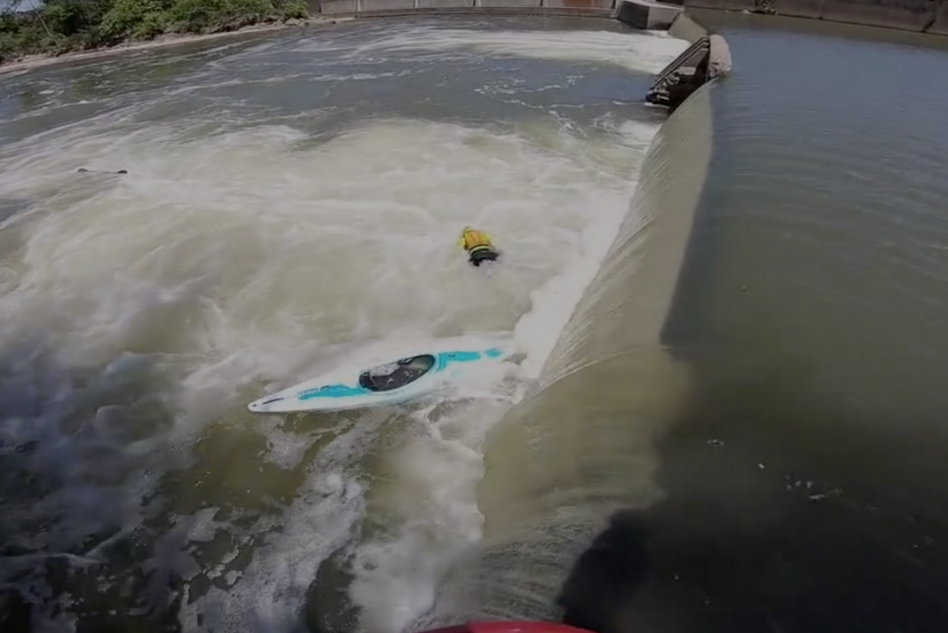 kayaker-caught-in-recirculating-dam
