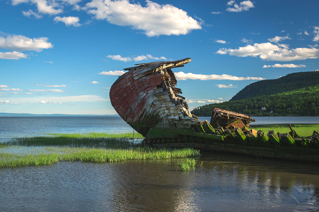 shipwreck on the St. Lawrence River