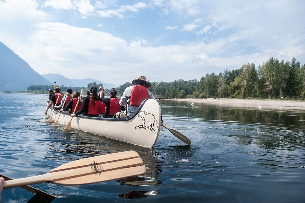 Paddlers set out on a guided trip down the South Thompson River led by Moccasin Trails