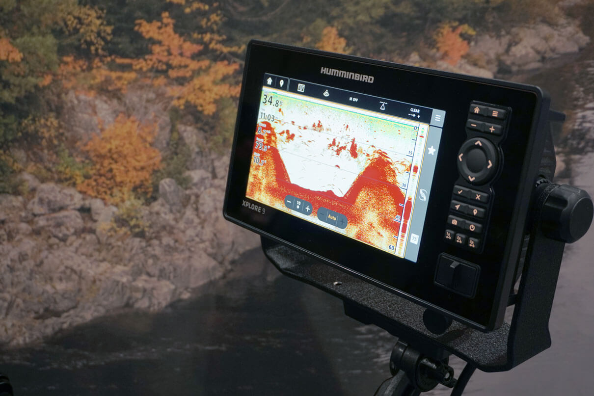 Humminbird fish finder display with sidescan sonar