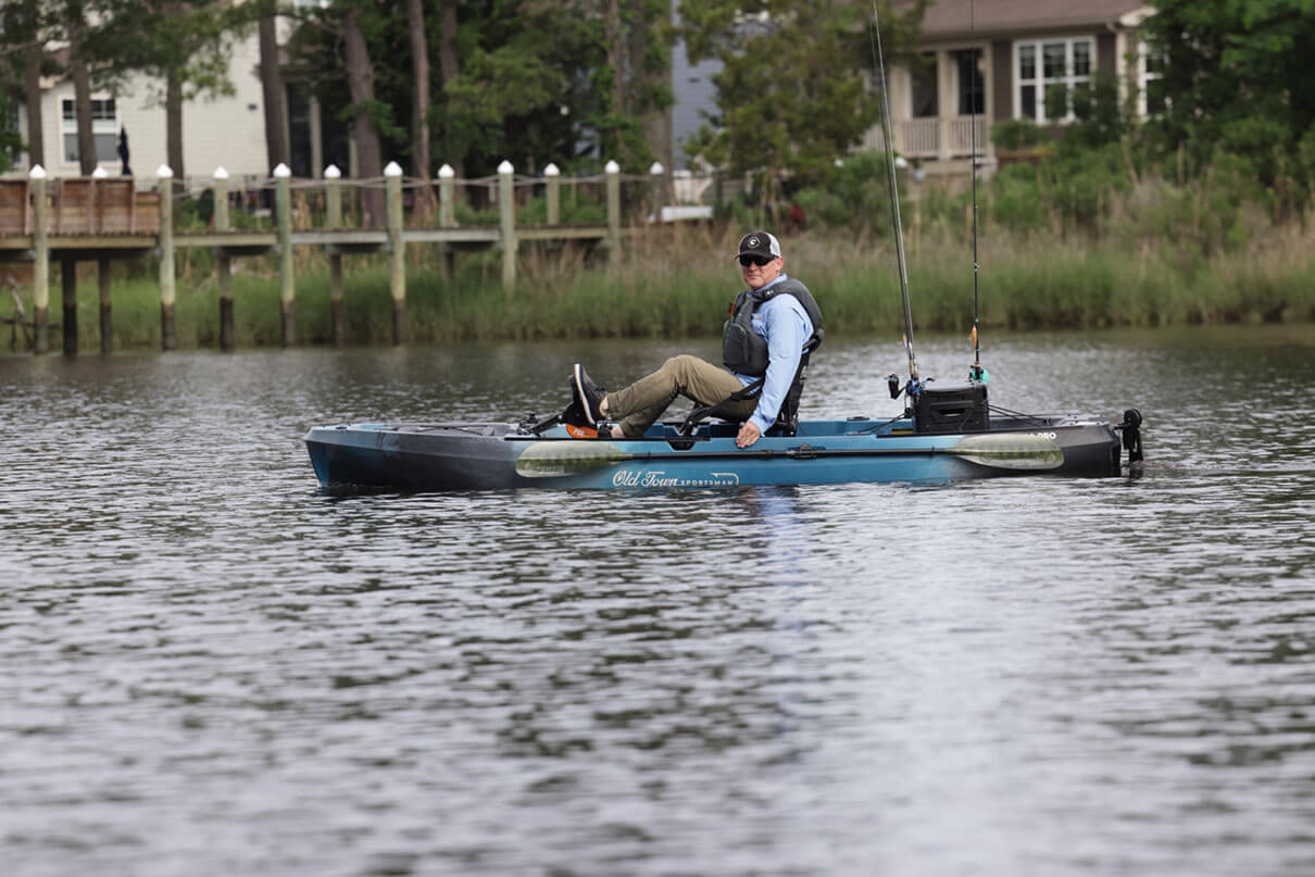Kayak Angler editor Ric Burnley pedals the Old Town Sportsman 120 Pro during his on-water test