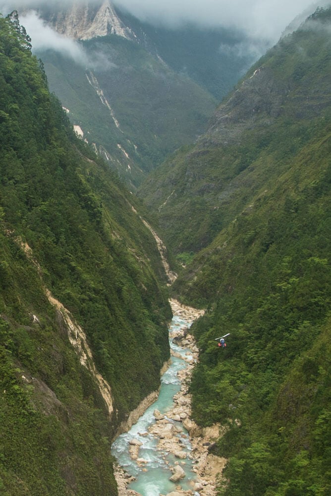 Scouting by helicopter in the Beriman Gorge
