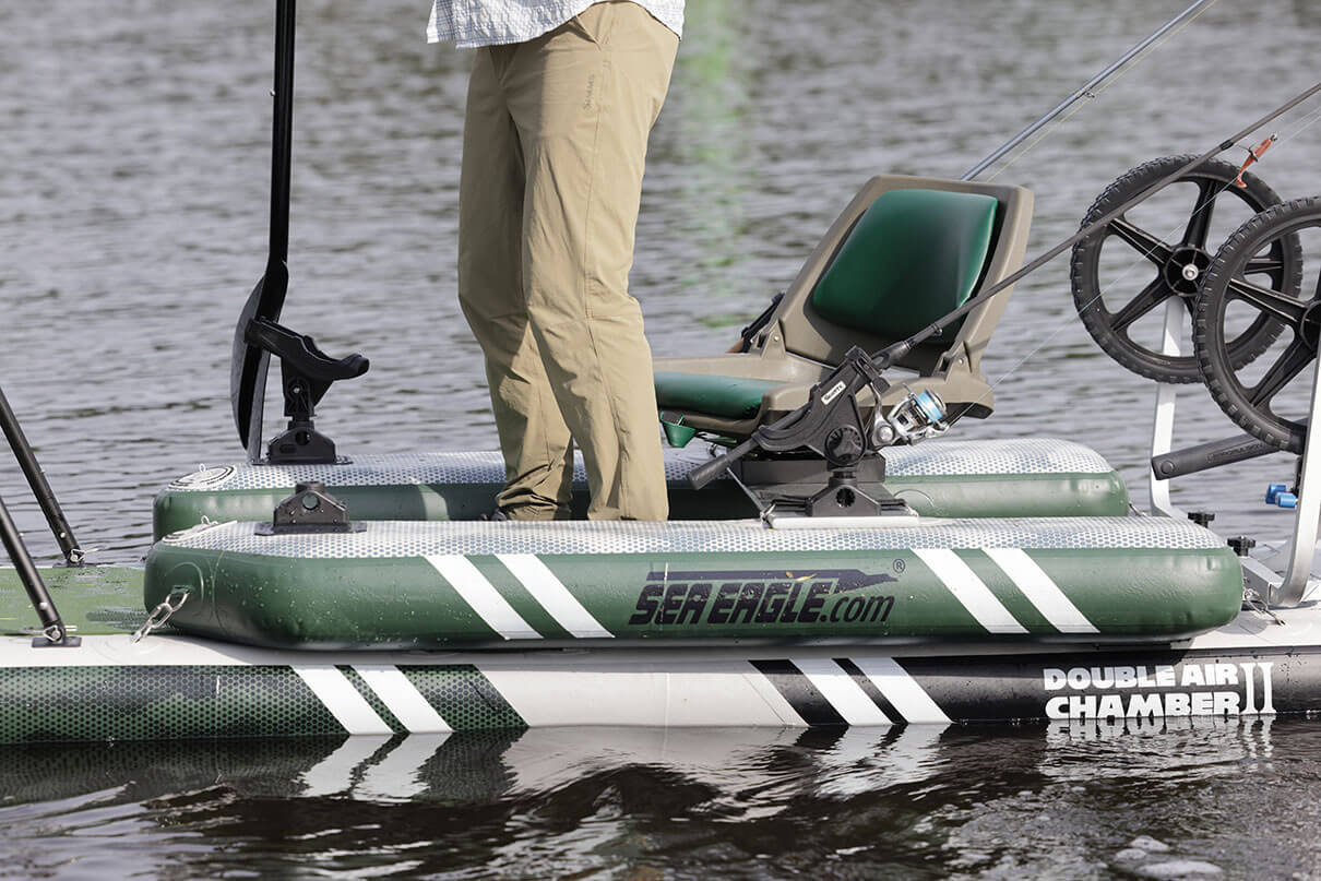 detail of the swivel seat on the Sea Eagle FS1210