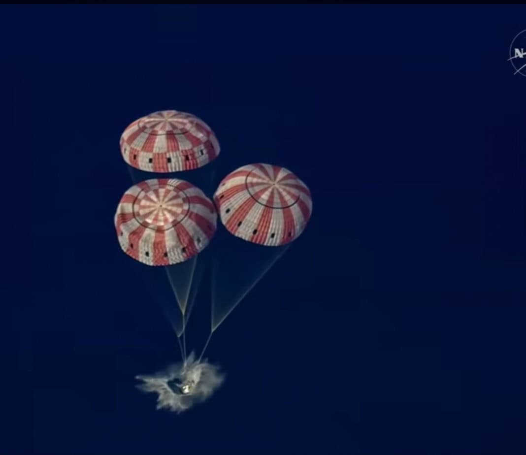 Spacex Raft NASA Artemis II Splash Down Uses Jack's Plastic Welding Rafts In ...