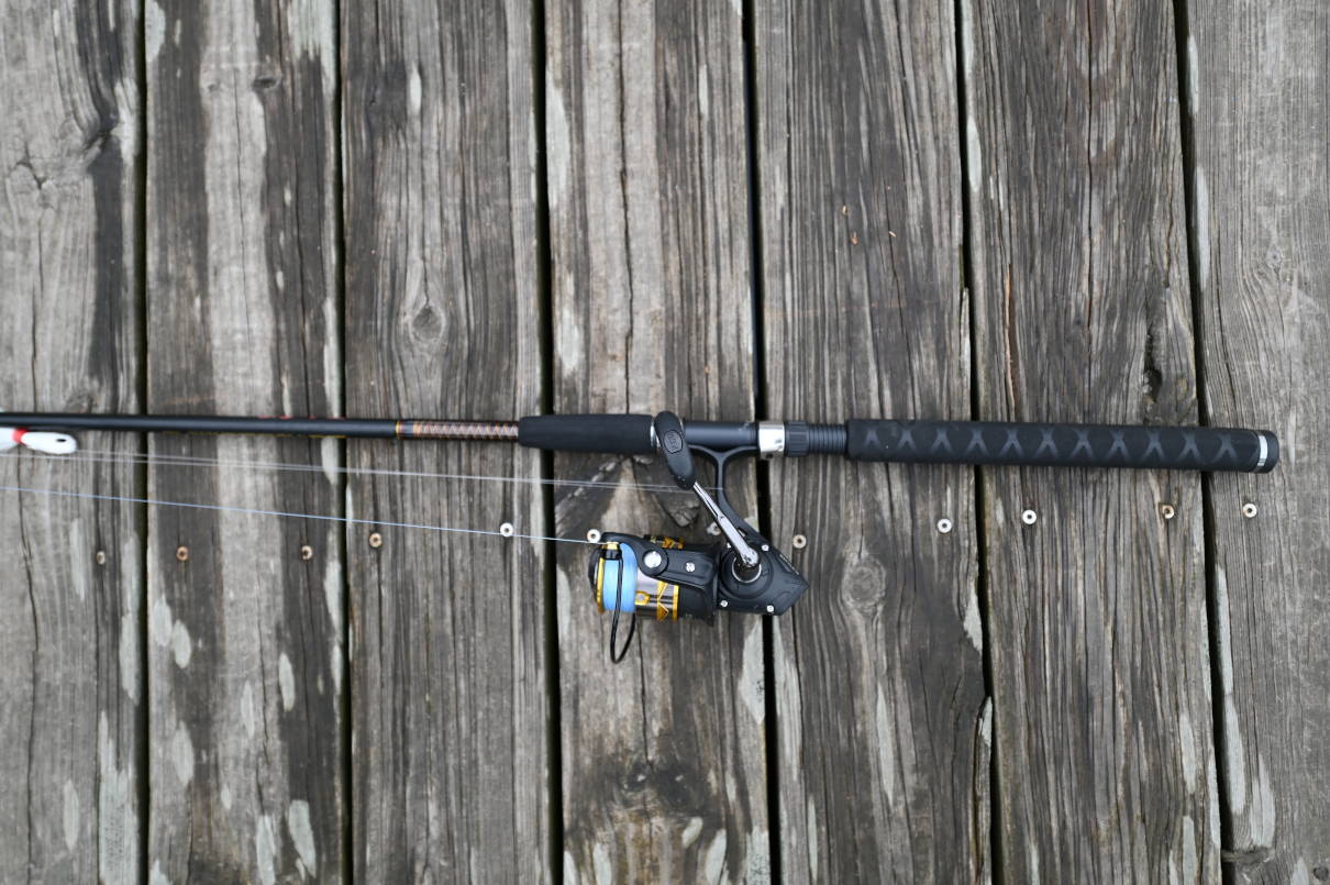 Ugly Stik GX2 budget-friendly beginner fishing rod.